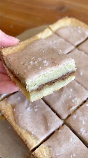 Brown Sugar Cinnamon Pop Tart Bars!