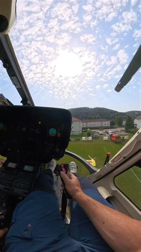 Cyril BONCI 🇫🇷 on Instagram: "Amicalement vôtre… par celles et ceux qui répondent présents, jour et nuit, toute l’année. 🚁🇫🇷 Je reste toujours discret sur celles et ceux qui m’accompagnent, mais autour de chaque patient, une chaîne complète agit — discrète sur mes images, mais toujours là. SMUR SAMU, pompiers, gendarmerie, police, police municipale, ambulances privées… tous unis autour d’un même objectif : aider, soutenir, secourir. 🤝✨🩺 -------- With kind regards… from all those who show 