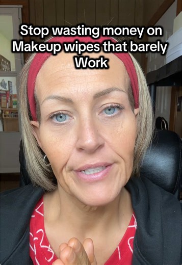 These are so handy! They remove everything with just water! Even smudge proof eyeliner! @The Original MakeUp Eraser #makeuperaser #makeupremoval #justwater #skincare #skincareover40