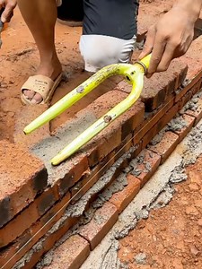 Masonry Alignment Tool: How a Simple Fork Tool Improves Bricklaying