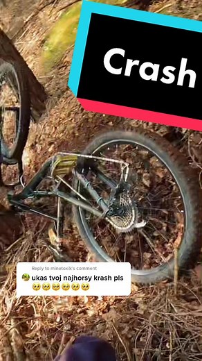 Reply to @minetoxik Mal som šťastie že som skončil bez zranenia #crash #fail #spadol #nazemi #smiesne #mtb #bike #mtbfail #crazyadame #fyp #downhill