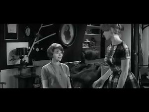 Brigitte Bardot et Mireille Darc réunies dans « La Bride sur le cou » (1961)