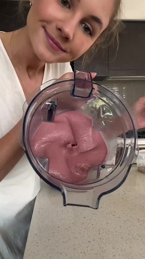 How to Make Creamy Smoothie Bowls with Vitamix