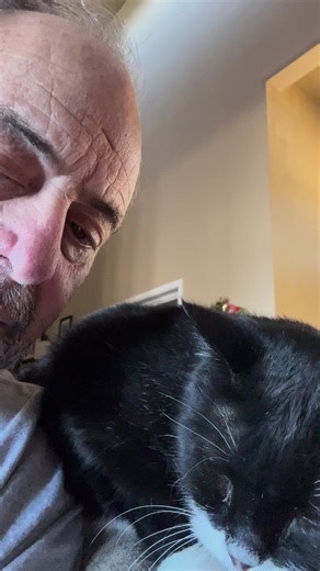 Talk to Bama Brown for any dating advice. | 98.1 KVET