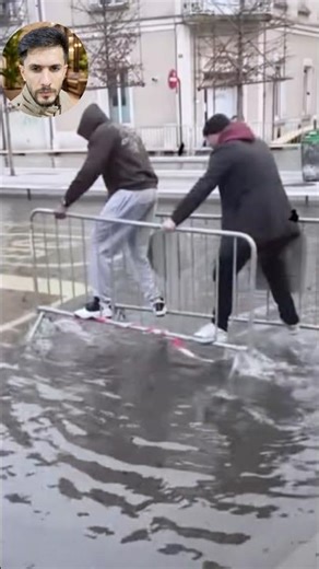 The country is at war and the government is deciding to grant a holiday. #LaughOutLaugh 😂😂