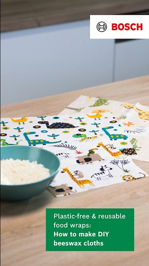 Looking for an eco-friendly alternative to plastic wrap for your food? Why not try making your own beeswax wrapping cloth! Here's how: 1. Cut a piece of cotton fabric to the desired size. 2. Put the cloth on a baking tray then sprinkle beeswax on it. 3. Place the baking tray in the oven for about 4-8 minutes at 212 F. 4. Spread the melted wax over the cloth. 5. Once dry, your beeswax wrap is ready to use! Beeswax wrap is a great sustainable option because it can be used multiple times and is bio