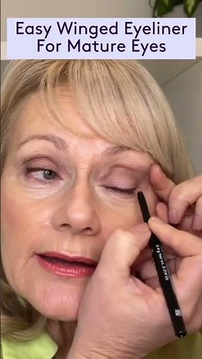 Easy Winged Eyeliner For Mature Eyes - Makeup For Older Women | Look Fabulous Forever