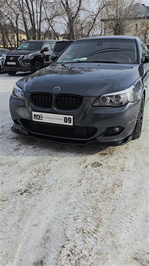 🔥 ПОЛНОЕ СОХРАНЕНИЕ ОРИГИНАЛА BMW E60 CCC! Никаких потерь заводского функционала — только грамотный апгрейд 👌 ✅ Запуск и работа родного меню CCC ✅ Полная поддержка штатной аудиосистемы с усилителем ✅ Отображение информации автомобиля и парктроников ✅ Полная синхронизация с оригинальным джойстиком iDrive ✅ Все кнопки и логика — как было с завода 🎥 Камера заднего вида в ручке багажника — максимальная эстетика, без «колхоза», всё в штатном стиле ⚙ Характеристики Android: • 8 ядер • 4GB 64GB • Ca