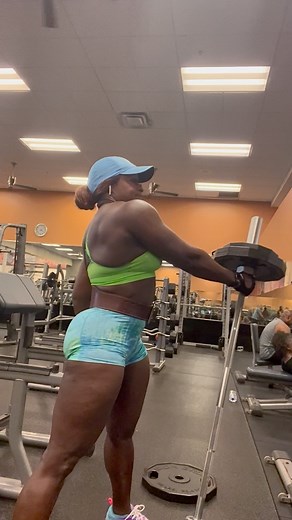 Standing Barbell Twists Are Good For Working Your Torso And Obliques. This Movement Can Also Be Done By Placing Your Hands Above, Or On Top Of The Bar. Base On The Placing If Your Hands, You Will Also Feel Your Lats. Chest And Triceps At Work!!! 🔥🔥🔥🔥 #tips #coreworkout #tipoftheday I do not own the copyrights to this audio. | Dorothy Tiller