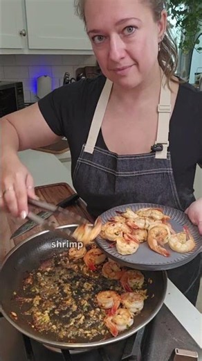 Sauteed shrimp recipe that everyone loves! Quick pan sauce included 😉 #shrimpsrecipe