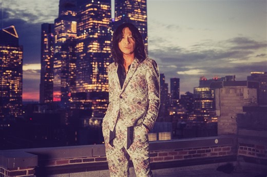 GLAY・TAKUROインタビュー｜「50代を迎えた今がピーク」リーダーが自負する最新モード