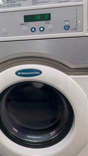 Wascomat SU620e extracting with howling bearings