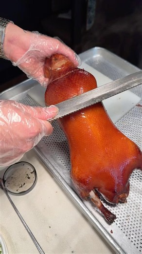 Would You Try? 😋 Perfect Peking Duck 🦆 Like This 🔪 #usa #foryou #shorts
