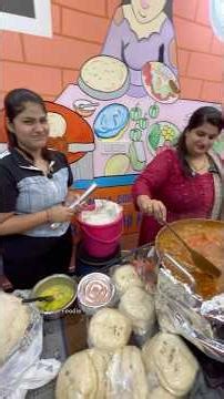 Attitude Beautiful Girl Selling Kathi Kebab Street Food with Her Mother #trending #viralreels