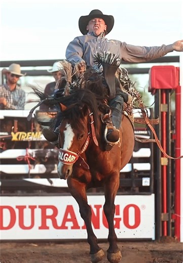 Zeke Thurston's Exceptional Bronc Riding at Rodeo