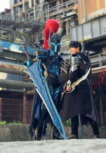 Igris and Sung Jinwoo reveal with Katchiina as Igris 👀 Costumes by @LRCosplay-Art'Effect Workshop #sololeveling #sololevelingcosplay #sungjinwoo #igris #sololevelingseason2
