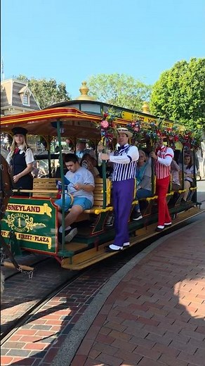 The Dapper Dans Ride Through Disneyland 🎶✨ #disneyland #dapperdans #disneyshorts
