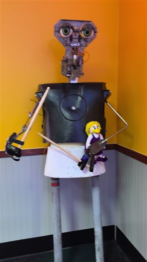 Boyyyy #animatronics #chuckecheese #cec #fyp #cyberamic