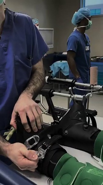 Right Total Hip Replacement 🔥🦿 | MAKO Robotics + Stryker Precision