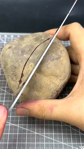 Cutting into nature’s treasure! 🌿✂️ Embracing the art of potato carving. #CreativeKitchen #PotatoArt | Journaled Inspiration