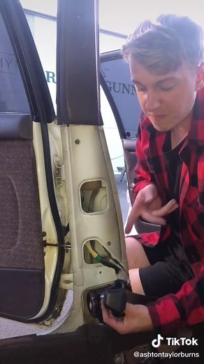 How to Replace a Seatbelt in Your Car