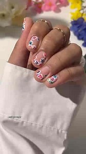 florals? for spring? (everyone say this together) groundbreaking ✨🌸 nail art featuring - 'to the rescue' nail repair treatment - 'blanc' - dopamine rush collection | essie