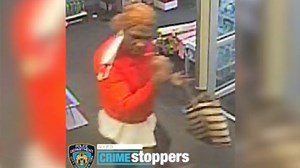 Shoplifter punches Duane Reade worker, throws her to the ground during confrontation