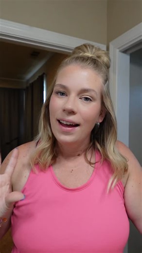 Jessica Ruth | Every time I do this hair style you guys want a tutorial! . . . #shorthairstyles #hairtutorials #halfuphalfdownhairstyle #quickhairstyle... | Instagram