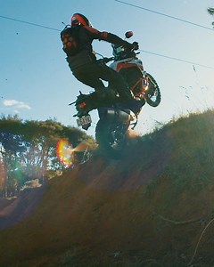 The KTM 1290 SUPER ADVENTURE R - the most hardcore, long-distance travel enduro. Ready for the trail less traveled and beyond! Model info: https://fal.cn/KTM1290SADVR | KTM