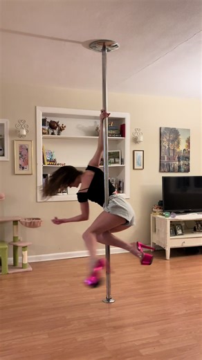 Costal cartilage beginning to ossify, but I haven’t even reached my creative peak. 💋#womenover30 #poledancelove #spinpole #polecombos #midnightballerina