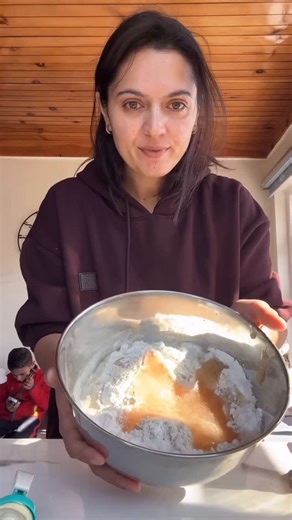 Yogita chauhan on Instagram: "Thinking of adding millets to your daily meals? Start with this one non-negotiable step: soak them for 8–9 hours. Jowar bread recipe by @adnansdesipan on his page!!!!!!!!!Here’s why soaking millets is scientifically proven to help: ✔️ Reduces phytic acid — which means better absorption of iron, zinc, calcium & magnesium. ✔️ Improves digestion — soaked millets feel lighter and gentler on the gut. ✔️ Activates enzymes that make the grain more bioavailable. ✔️ Shortens