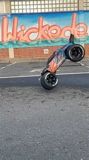 E-Revo Selbst aufrichten #traxxasracing #traxxas #rccar #automobile #xmaxx #fpv #erevo #e-revo