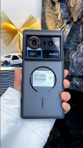 Nubia Z80 Ultra features a unique, breathable aluminum alloy frame with an automatic snap-on design