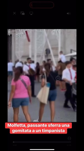 Molfetta, un passante sferra una gomitata a un timpanista . Un gesto di violenza gratuita. E’ caccia al responsabile #molfetta | Salvo Sottile