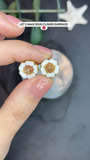 228 reactions · 22 shares | Let’s make some fun flower dangles that...