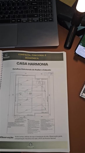 Ter uma casa de campo bonita, funcional e econômica agora é simples. Com o Sistema Projeto na Mão™, você recebe 92 projetos completos de casas de campo, prontos para aplicar direto no seu terreno e começar a obra sem dor de cabeça. ✔ Plantas arquitetônicas, elétricas e hidráulicas detalhadas ✔ Imagens 3D realistas para visualizar antes de construir ✔ Lista de materiais e planilha de custos organizada ✔ Modelos variados: chalés rústicos, casas térreas, sobrados e gourmet Tudo entregue em PDF, pro