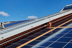 Solar Energy Robotics dévoile un robot de nettoyage (sans eau) pour les panneaux solaires
