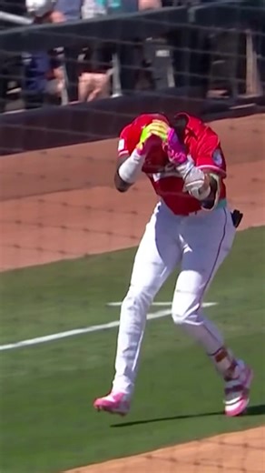 Elly’s literally griddying around the bases rn | #EllyDeLaCruz | elly de la cruz