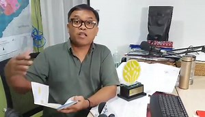 Architect Marlo Ocleasa, the head of the City Planning and Development Office (CPDO) in Mandaue, explains the "City Map" app, which is believed to promote Mandaue City and attract more investors. | via HIC | SunStar Cebu