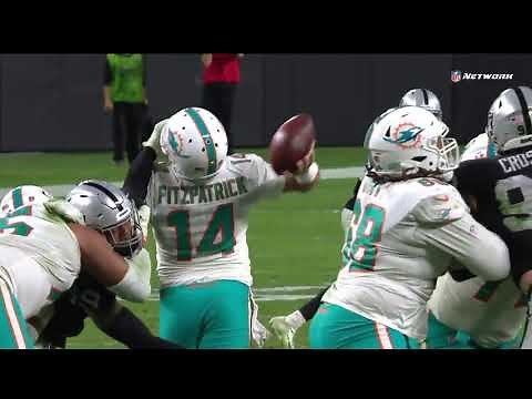 Ryan Fitzpatrick Magic Throw When Defense Was Grabbing His Face mask