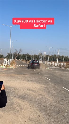 Gaurav Parashar on Instagram: "Mahindra xuv700 vs Mg Hector vs Tata Safari Petrol Brake test Comparison- Emergency Braking On 100 kmph"