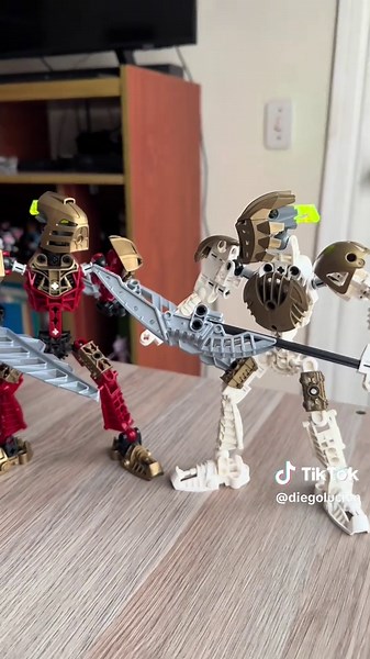 Bionicle Toa Lhikan: Epic Fight with Takanuva