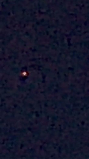 Metro east Illinois, approx 6 am Tuesday . Recorded from cell phone , zoom in.#strange