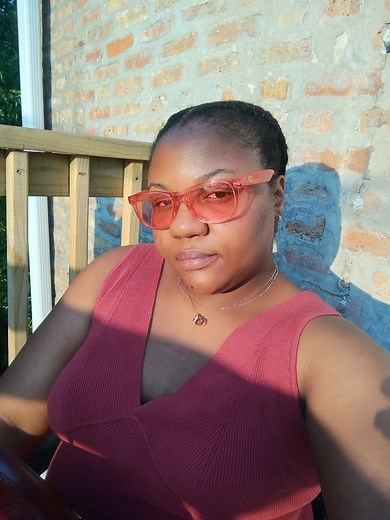 Sunset views and rosy hues 🌹😎! Kicking off our 1 year anniversary celebration weekend with Rose Gold styles and 30% off site wide! I decided on a little layering with A Tout Moment Pendant and Endless Eclipse necklace (Both 18"). Paired with the Hug Life Huggies, Sunburst Embers Bracelet and Masterclass Wrap Ring! Everything is coming up roses, literally and figuratively! Shop our 1 year anniversary sale this weekend and take 30% off your order with code PSJDAY and create your own rose colored