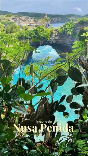 The stunning colors of Broken Beach 🌿 #peacefulwaves #baliescape #nature