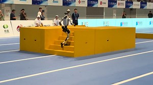 Humanoid robot completes sports challenge in Beijing, China