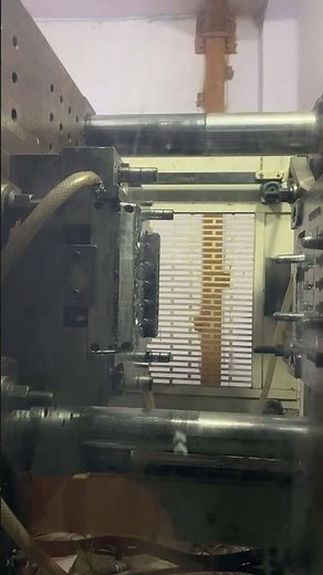 Plastic Injection Moulding Process in Action | Mouldex
