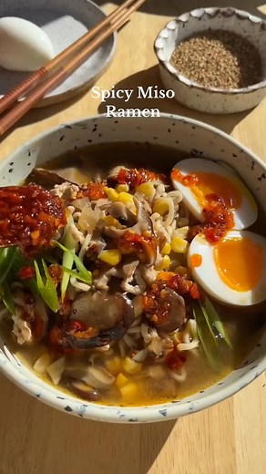 SPICY MISO RAMEN🔥 (recipe linked in bio!) #ramen #ramennoodles #ramenrecipe #soupseason #healthyrecipes #healthyfood | Janatiktoks