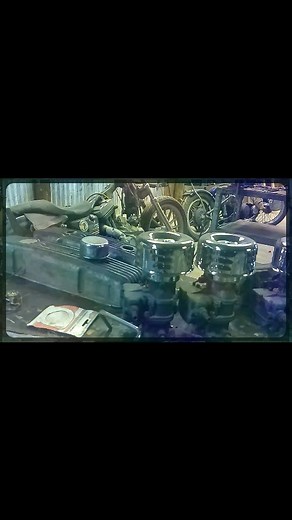 82 reactions | Tri Power Install Pt 1 :@devilchicken369 #hotrod #hopup #smallblock #tripower #headers #stromberg #edelbrock #weiand #hotrods #hotrodshop #carb #carbuilders #roosterschassisandspeed #atx #mechanic #engine #traditionovertrend | Tradition Over Trend | Facebook