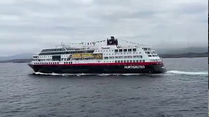 MS Trollfjord meeting us on her maiden Iconic route voyage. ❤️ | MS Kong Harald